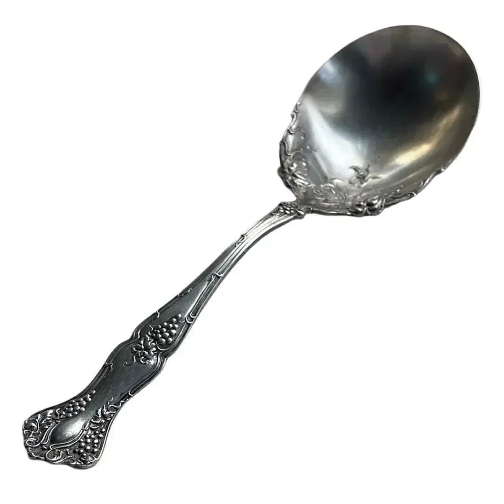 1847 Rogers Bros XS Triple La Grapevine or Old colony pattern servering spoon